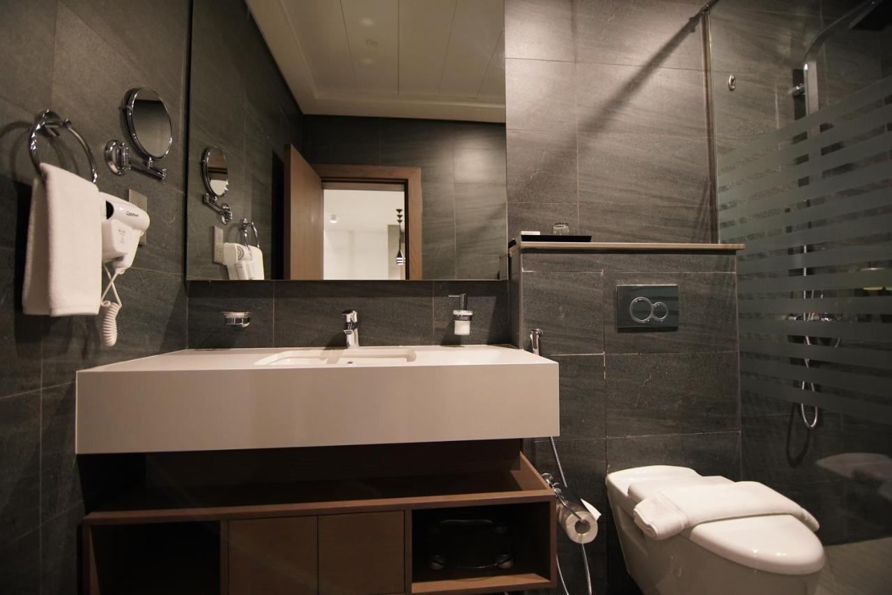 Abar Hotel Apartments Dip-1 Dubai Ngoại thất bức ảnh